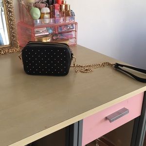 Black and gold studded chain purse!